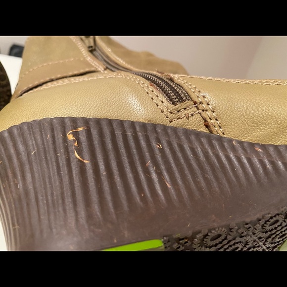 Fall Leather boots ladies size 7. Pea green. By Grasshopper. - Picture 3 of 8